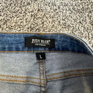 Judy blue distressed Jean shorts size large